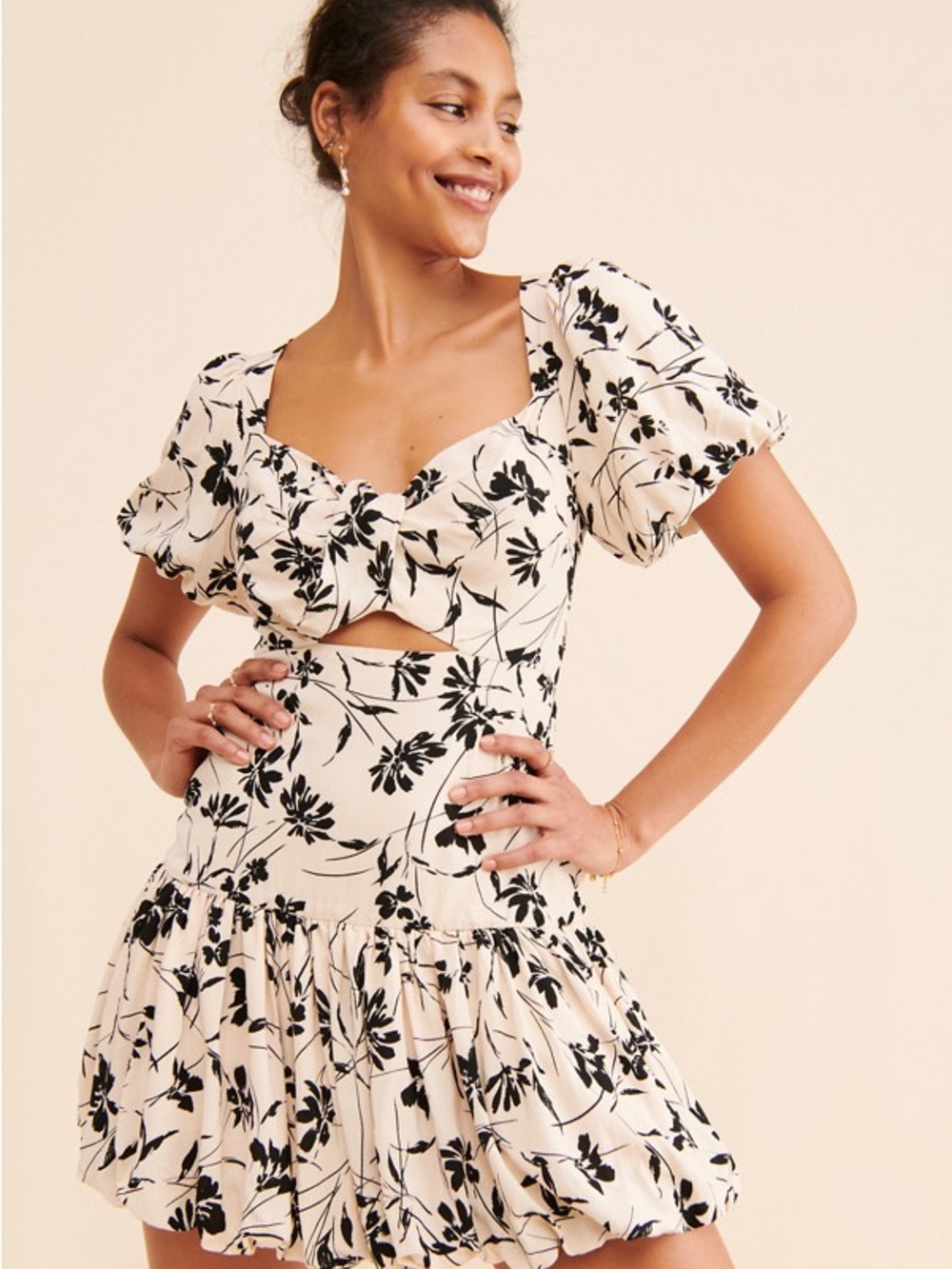 ASTR Siyah Mini Dress